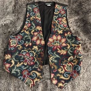 Vintage vest - colorful flowery pattern